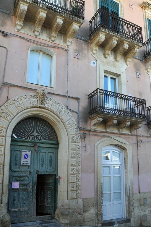 Kalote' On The Roof Apartments Noto Eksteriør bilde